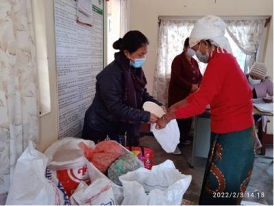 Distribución de alimentos para niños con malnutrición